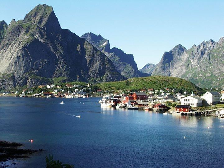 Berg Apartments Svolvaer Bagian luar foto